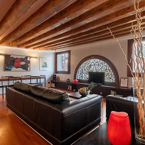 Ve.n.i.ce Cera San Moise Apartment Venice